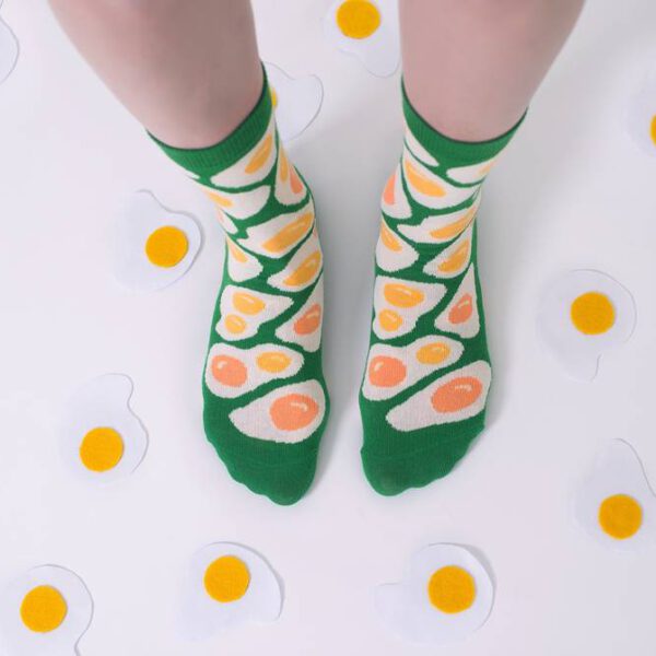 zdjęcie: zielone skarpety w jaja